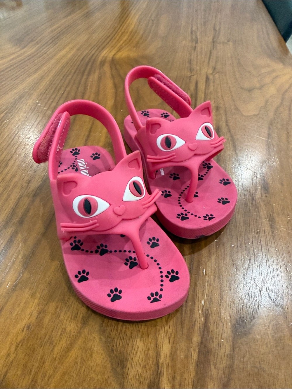 Mini Melissa Pink Cat Toe-Post Sandals with Paw-Print Footbed